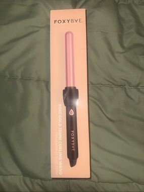 FOXYBae Rose Gold 25mm Curling Wand - Pink Barrel, Black Handle New in box
